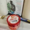Toot Barry Cream Pelembap & Pewangi Aroma Beri كريم توت بري Toples Ihsas Raed Toot Barry Cream كريم توت بري yang bermanfaat secara intensif melembapkan kulit kasar dan memberikan keharuman buah beri yang segar pada rambut tanpa membuatnya kering.