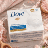 Dove Beauty Cream Bar 125g (صابون دوف) - Sabun Mandi Pelembap Bebas Sulfat unt Kotak putih sabun Dove Beauty Cream Bar صابون دوف 125g yang bermanfaat untuk membersihkan tubuh tanpa menyebabkan kulit kering berkat formula bebas sulfat dan seperempat krim pelembap.